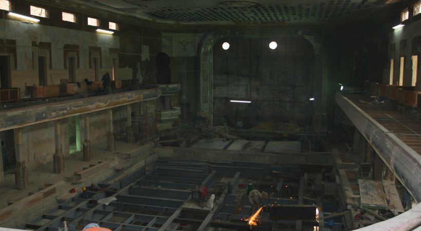 2006 - Construción del Teatro Faenza
