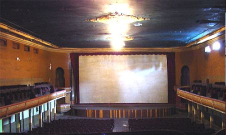 Interior de la sala, en el año 2004.